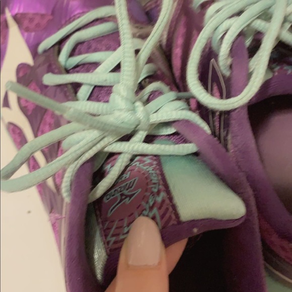 Mizuno Volleyball/Court shoes💜 - Picture 8 of 9